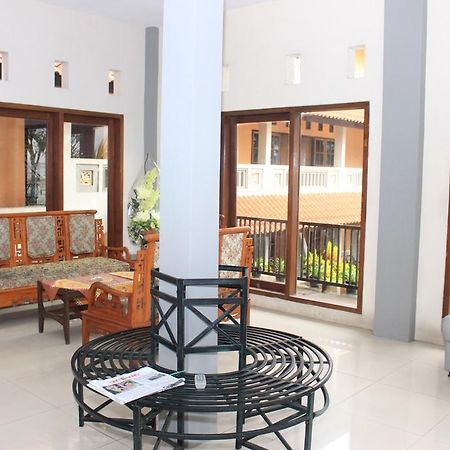 Baru Dua Beach Hotel Бануванги Екстериор снимка